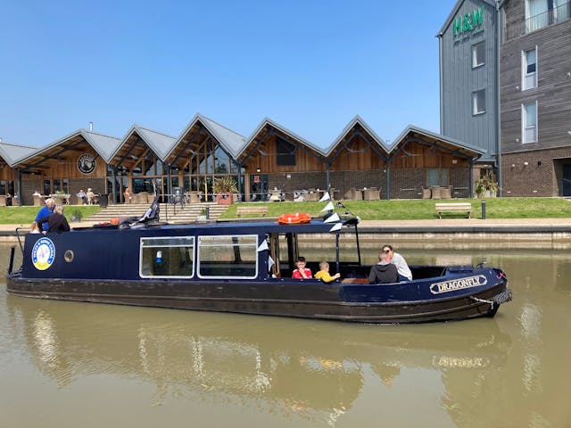 Dragonfly boat trips - Wilts and Berks Canal Trust
